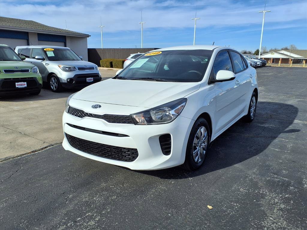 2019 Kia RIO LX's photo
