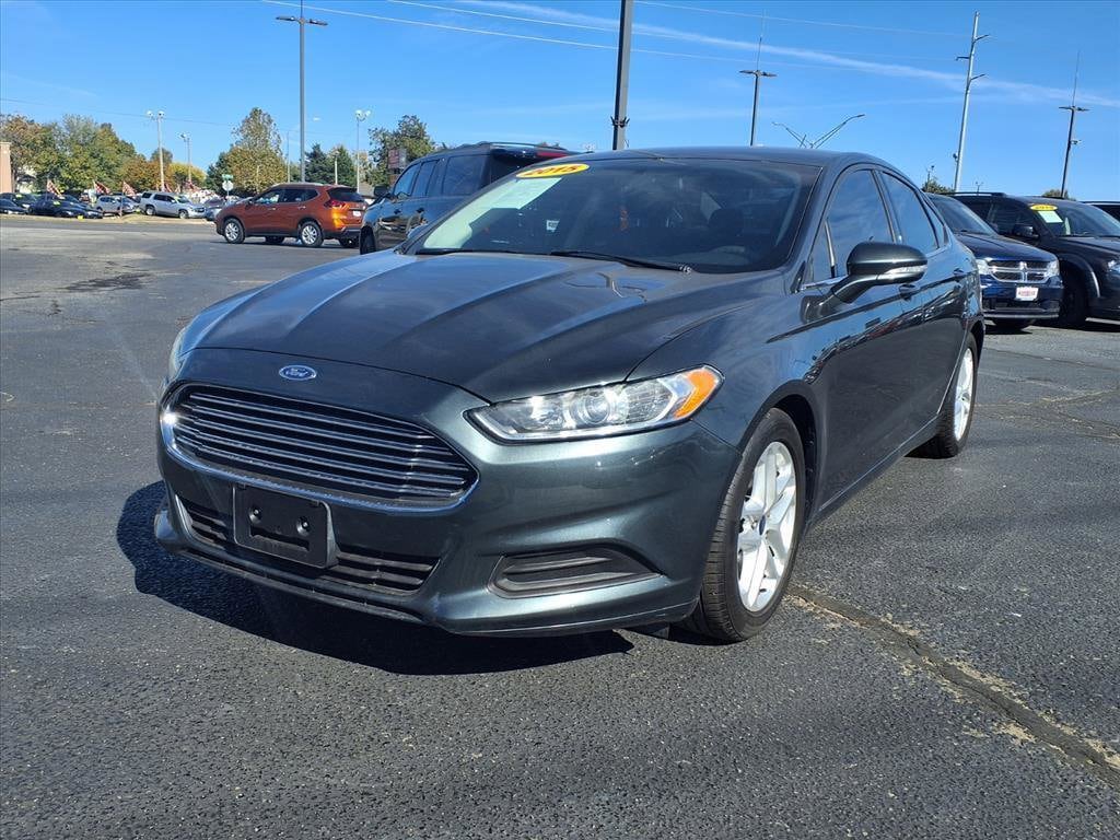 Used 2015 Ford Fusion SE Sedan