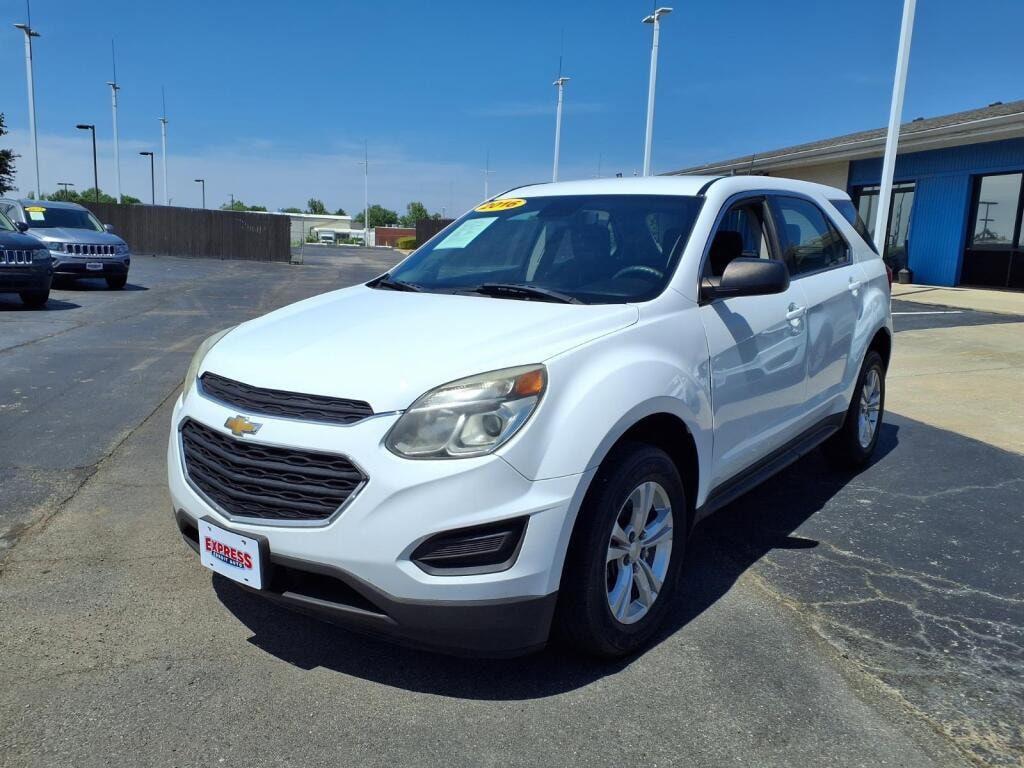 2016 Chevrolet Equinox LS's photo