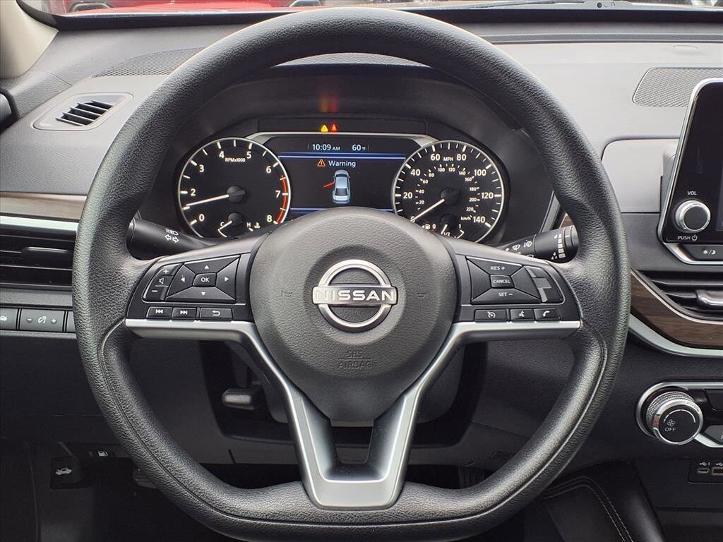 Used 2023 Nissan Altima 2.5 SV Sedan