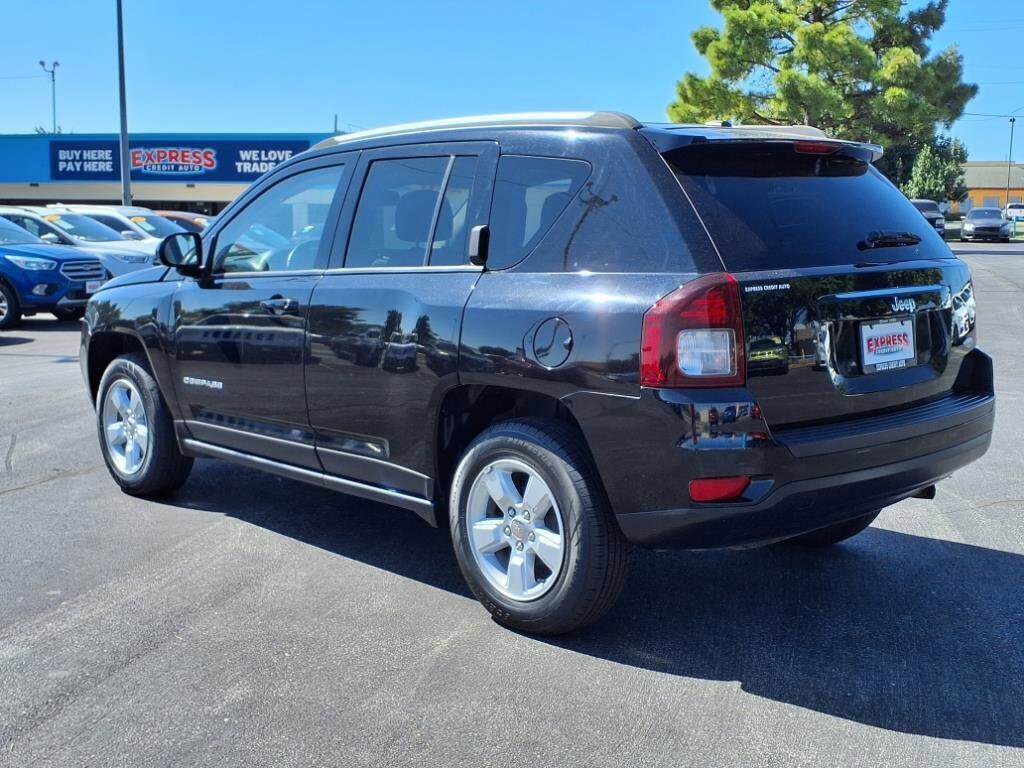 Used 2017 Jeep Compass Latitude FWD SUV