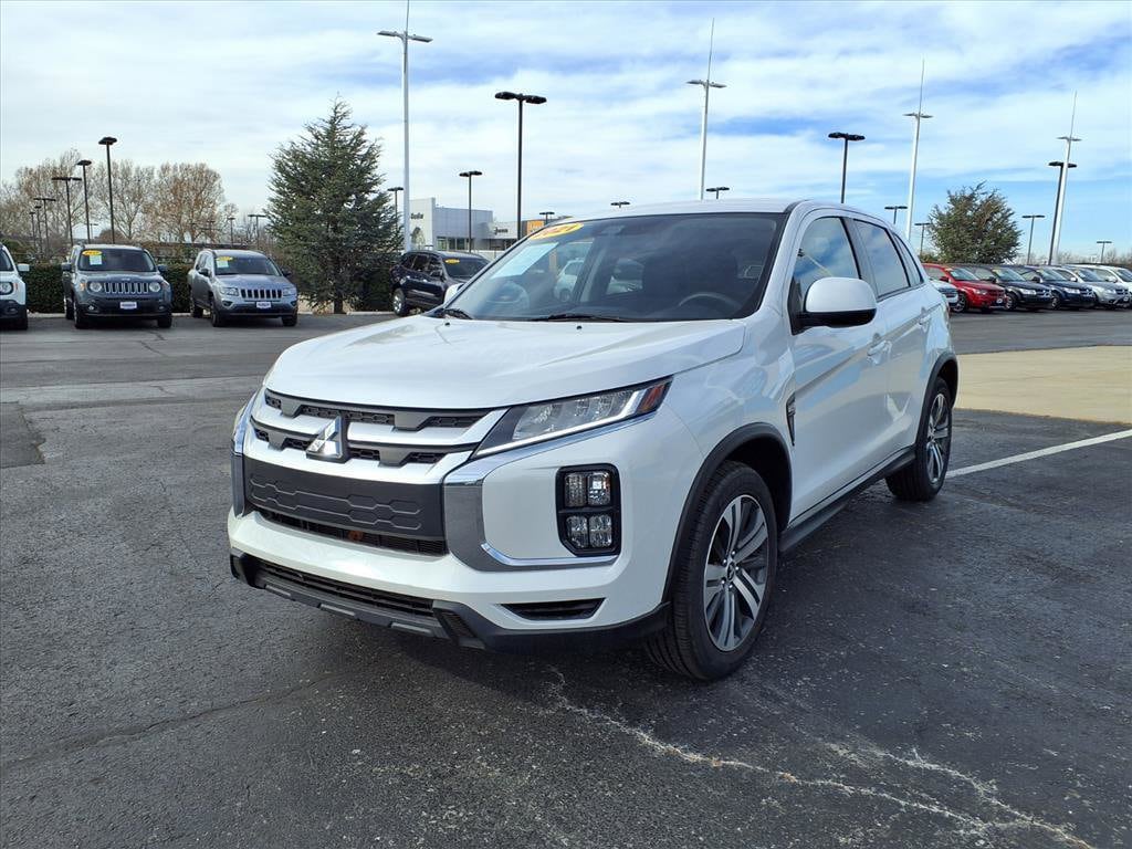 2021 Mitsubishi Outlander Sport ES's photo