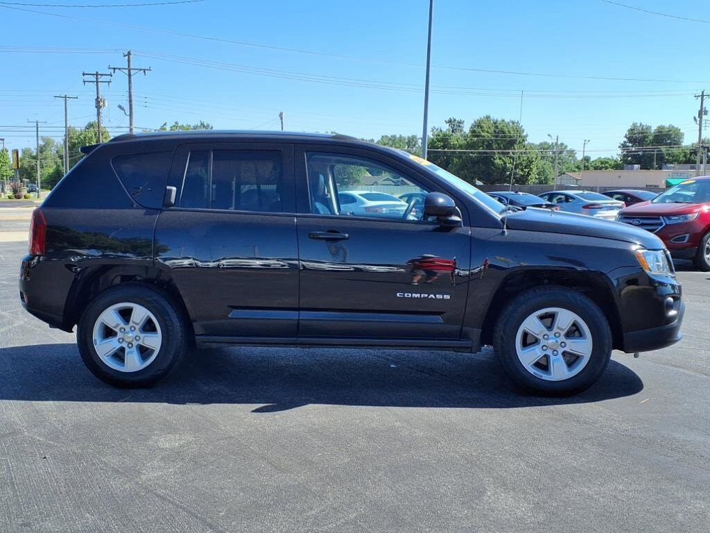 Used 2017 Jeep Compass Latitude FWD SUV