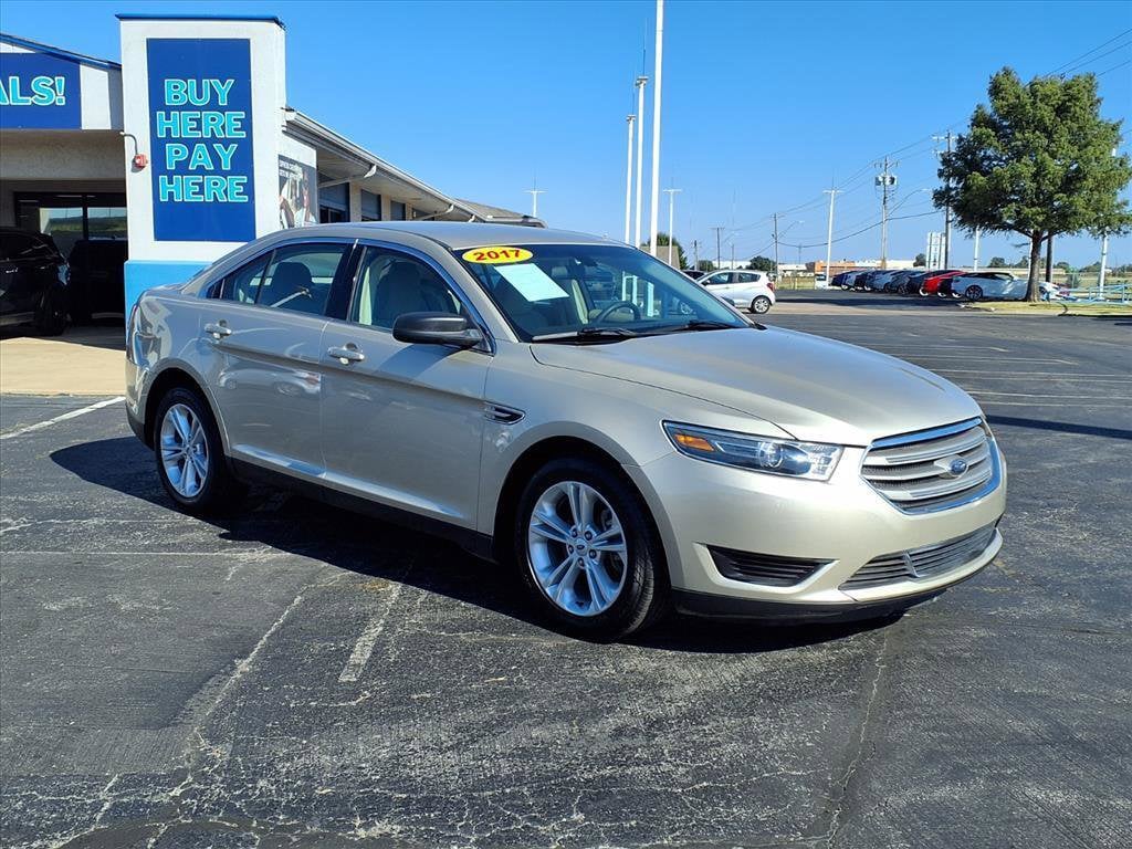 Used 2017 Ford Taurus SE Sedan