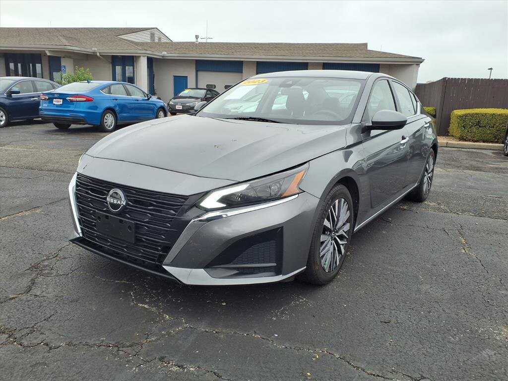 Used 2023 Nissan Altima 2.5 SV Sedan