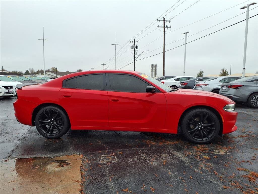 Used 2018 Dodge Charger SXT Sedan