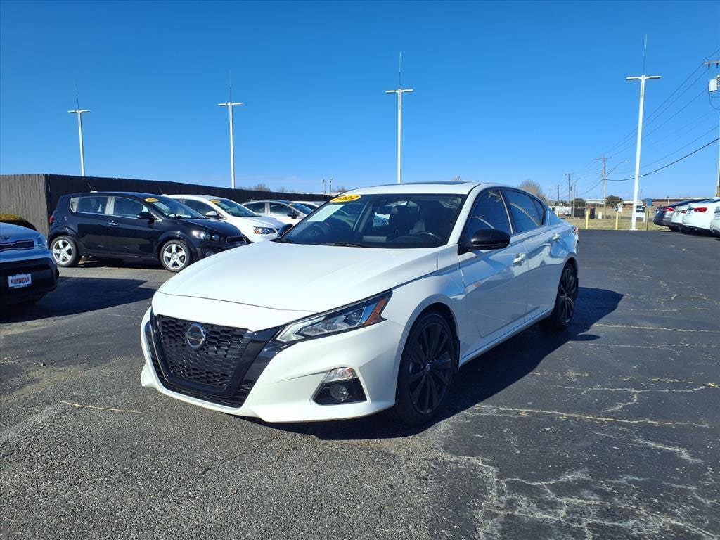 2022 Nissan Altima SR