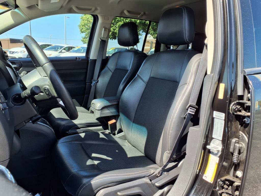 Used 2017 Jeep Compass Latitude FWD SUV