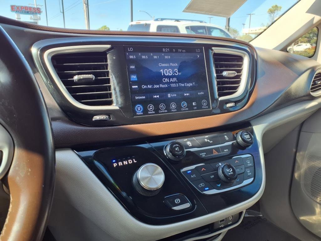 Used 2017 Chrysler Pacifica Touring-L Van