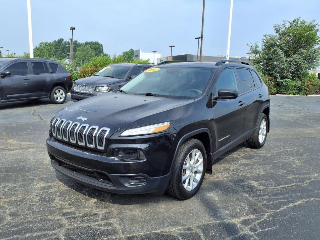 2017 Jeep Cherokee Sport's photo