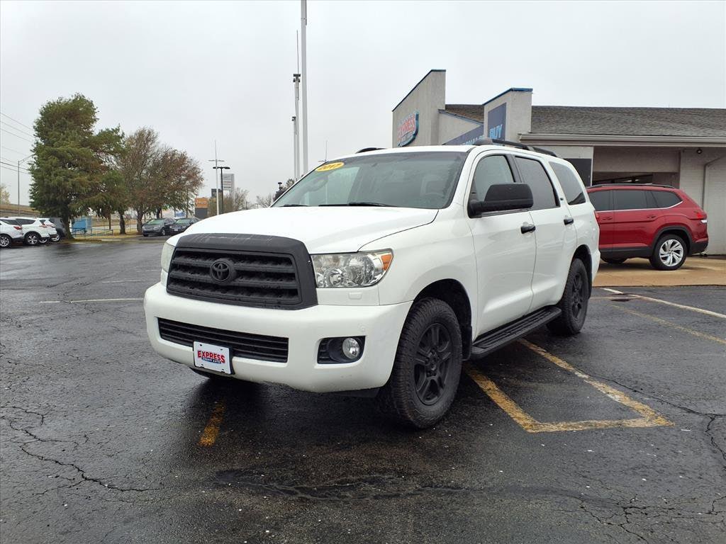 2017 Toyota Sequoia SR5's photo