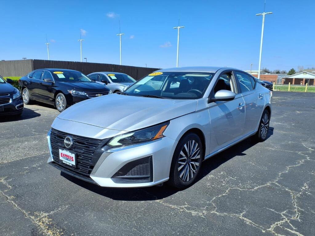 2023 Nissan Altima SV