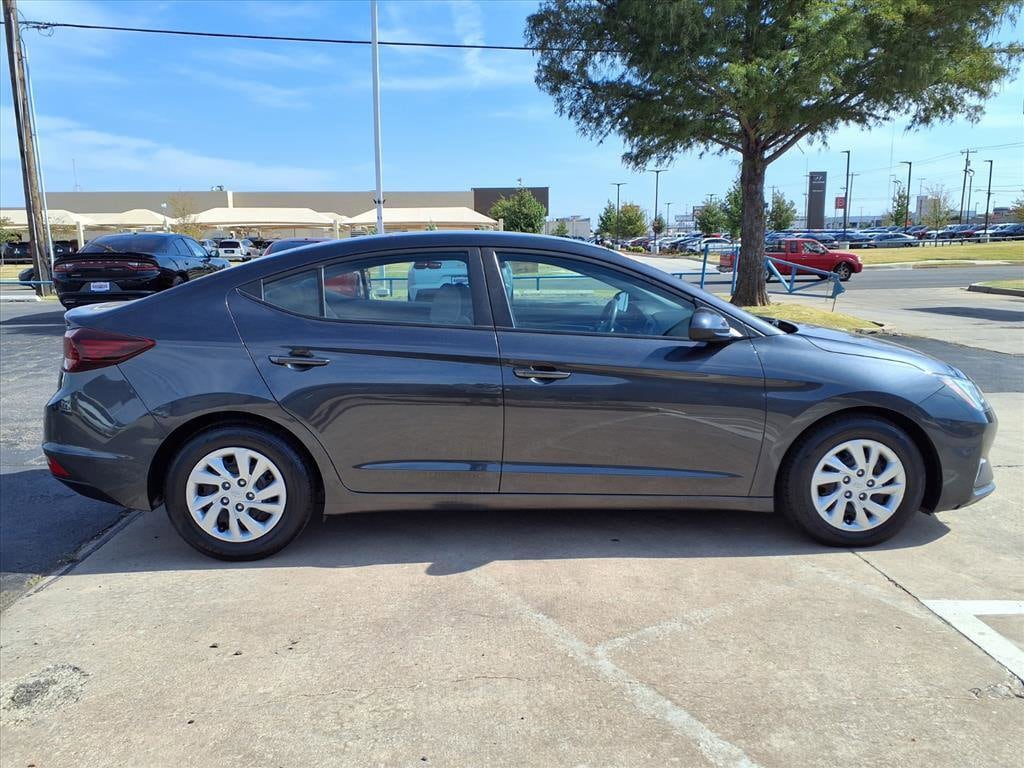 Used 2020 Hyundai Elantra SE Sedan
