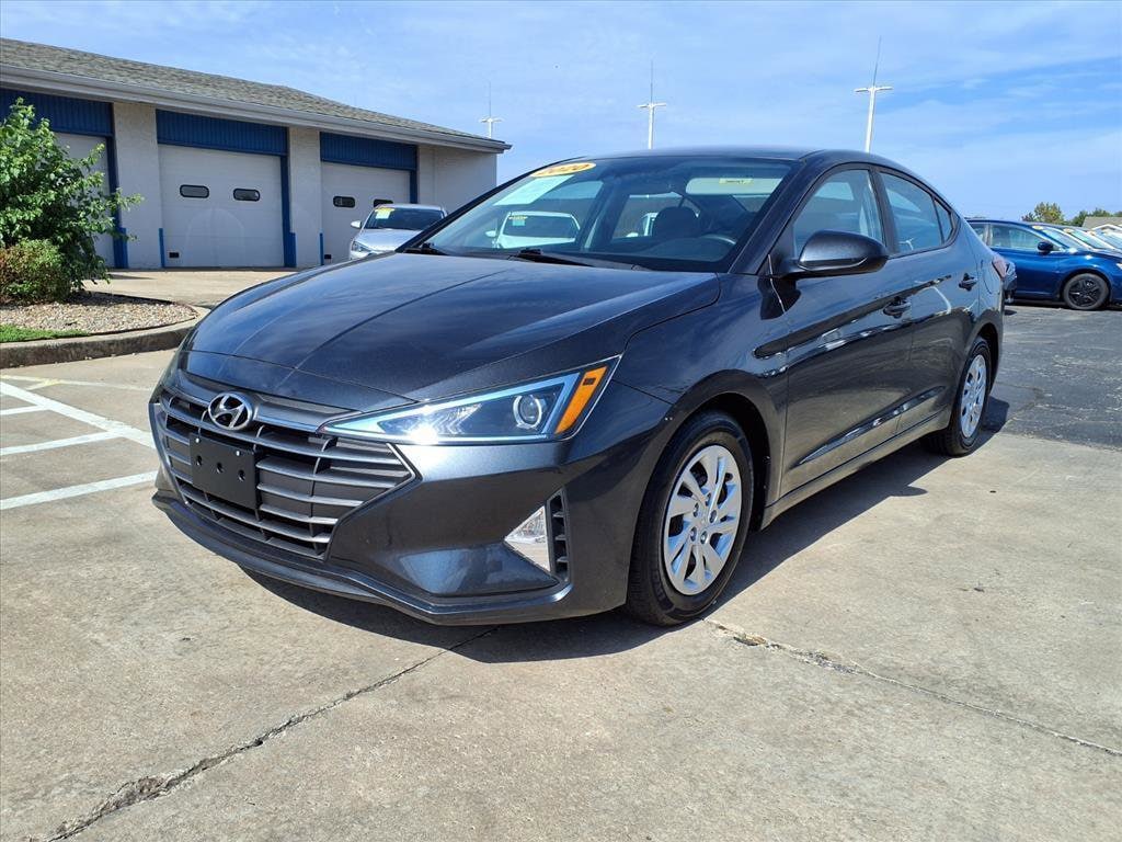 Used 2020 Hyundai Elantra SE Sedan