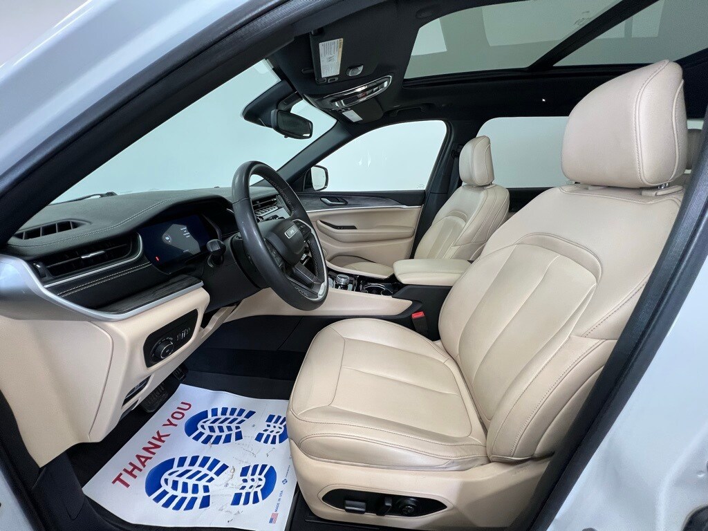 2023 Jeep Grand Cherokee Limited photo 3