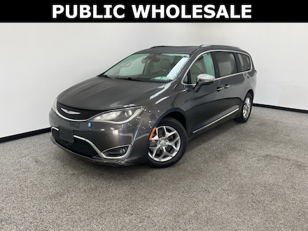 2017 Chrysler Pacifica Limited Van