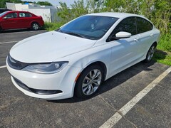 2015 Chrysler 200 S Sedan