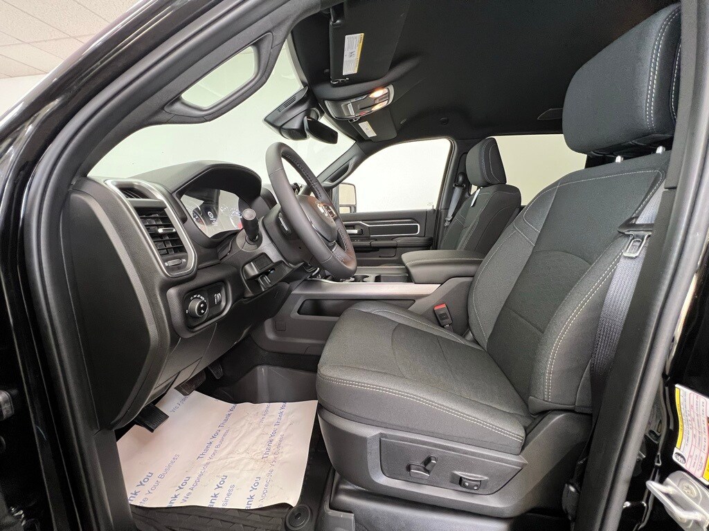 2025 Ram 2500 Big Horn photo 2