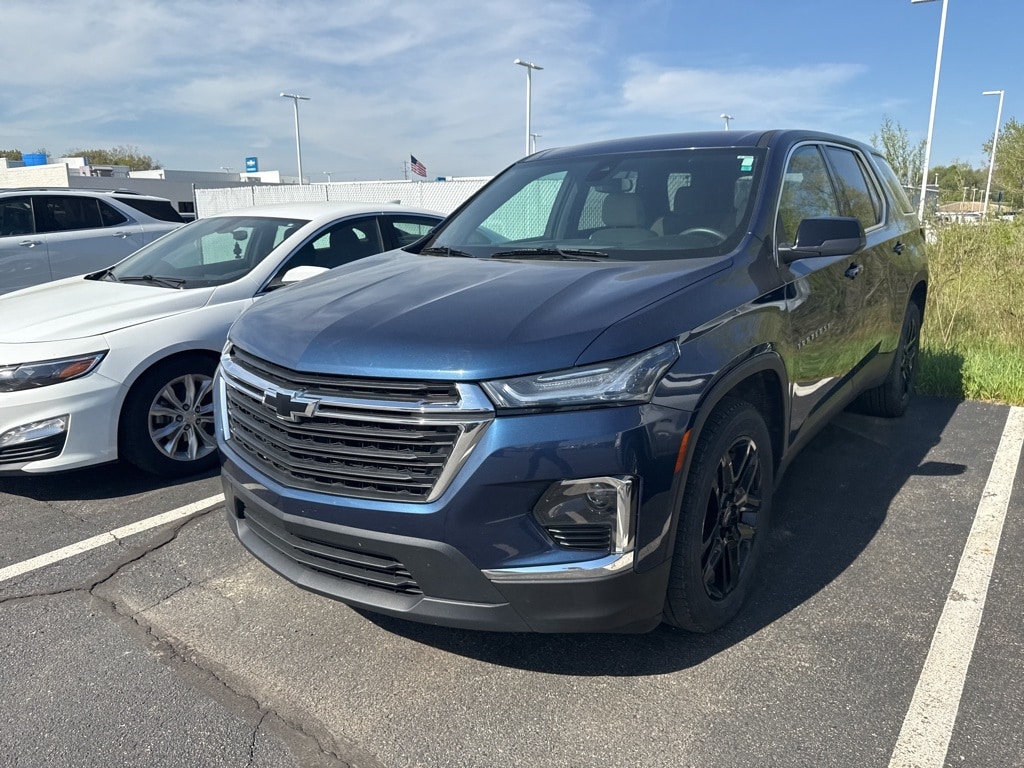 Used 2022 Chevrolet Traverse LS with VIN 1GNEVFKW9NJ156767 for sale in Jackson, MI
