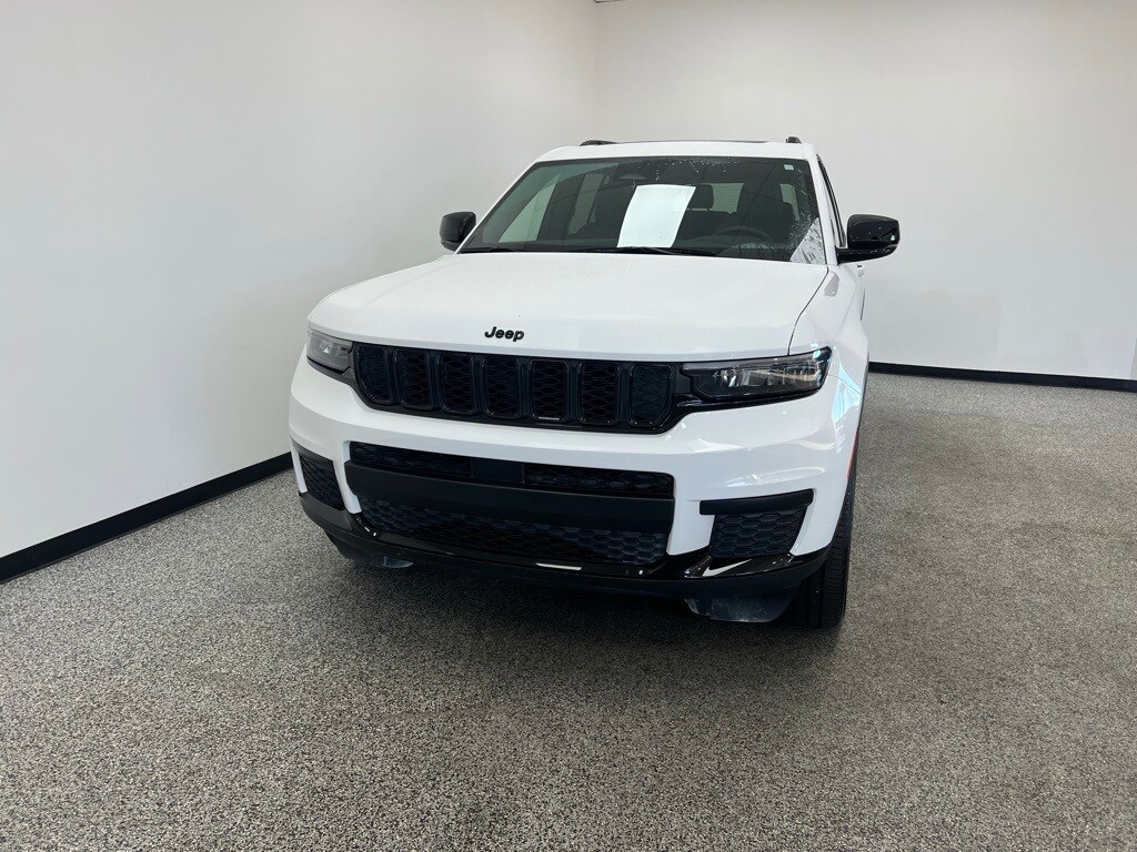 2024 Jeep Grand Cherokee Altitude X photo 2