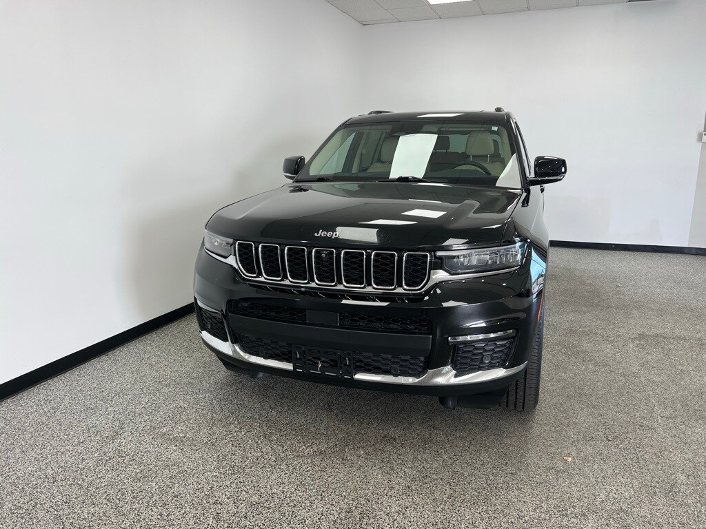 2021 Jeep Grand Cherokee Limited photo 2