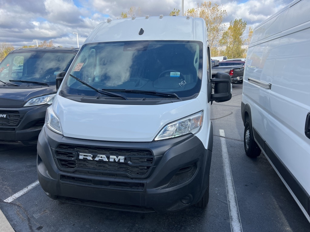 2025 Ram ProMaster 2500 Cargo Van photo 3