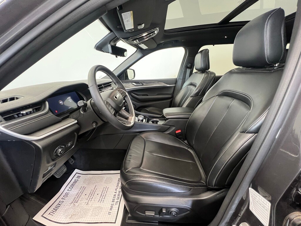 2024 Jeep Grand Cherokee Limited photo 3