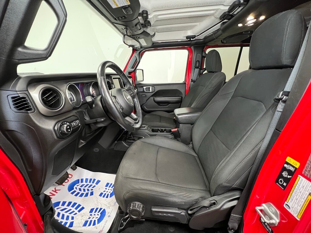 2021 Jeep Gladiator Willys photo 3