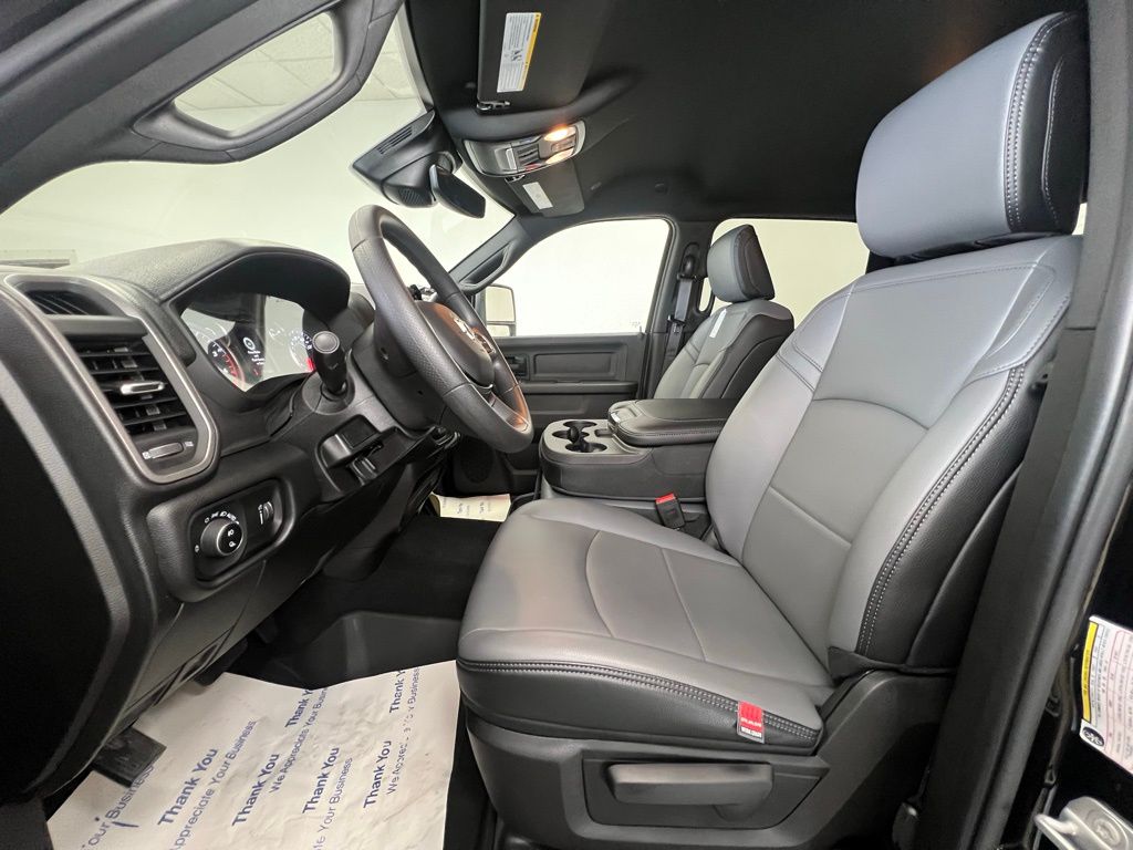 2025 RAM 2500 Tradesman - Photo 6