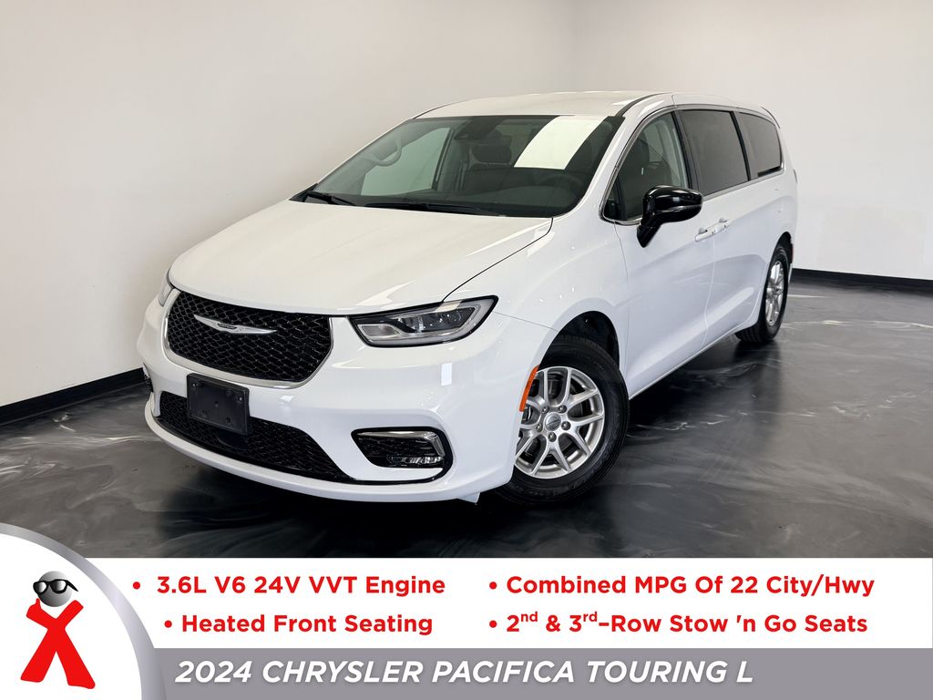 2024 Chrysler Pacifica Touring L's photo