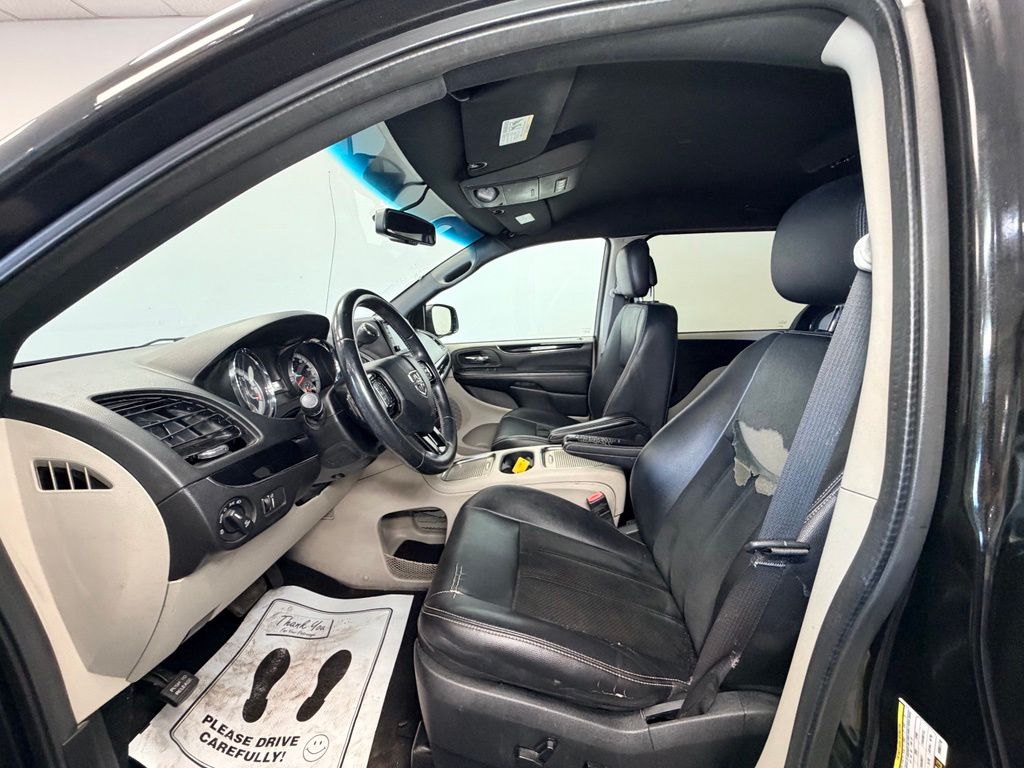 Used 2017 Dodge Grand Caravan SXT with VIN 2C4RDGCG6HR851718 for sale in Jackson, MI