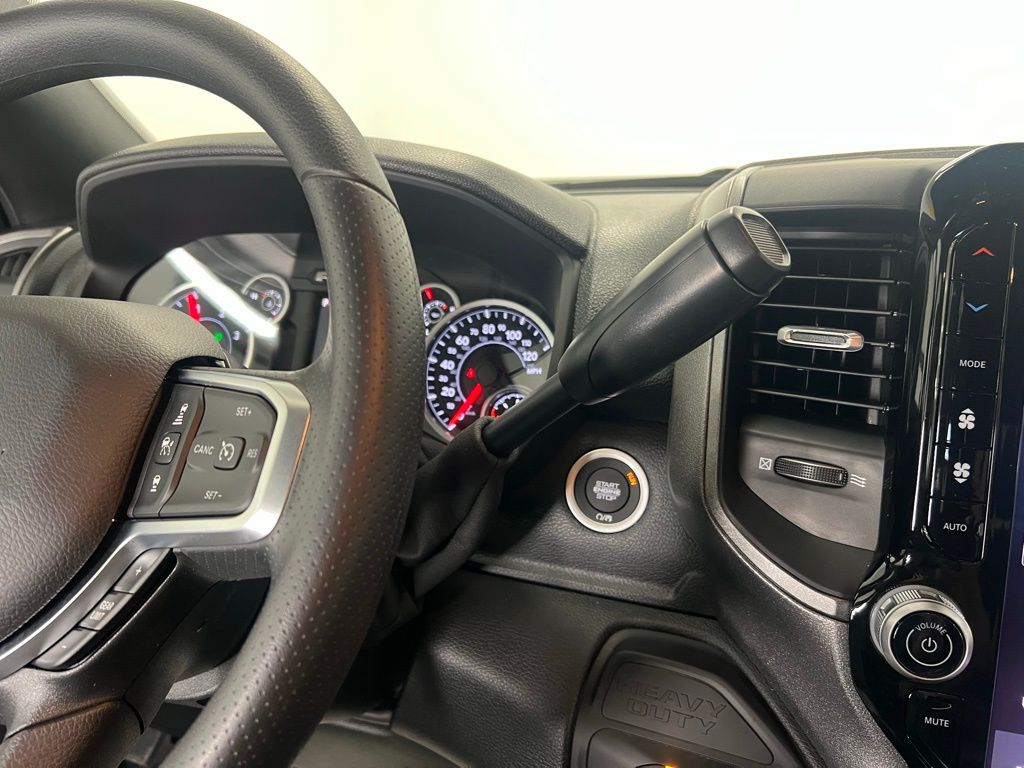 2025 RAM 2500 Tradesman - Photo 16