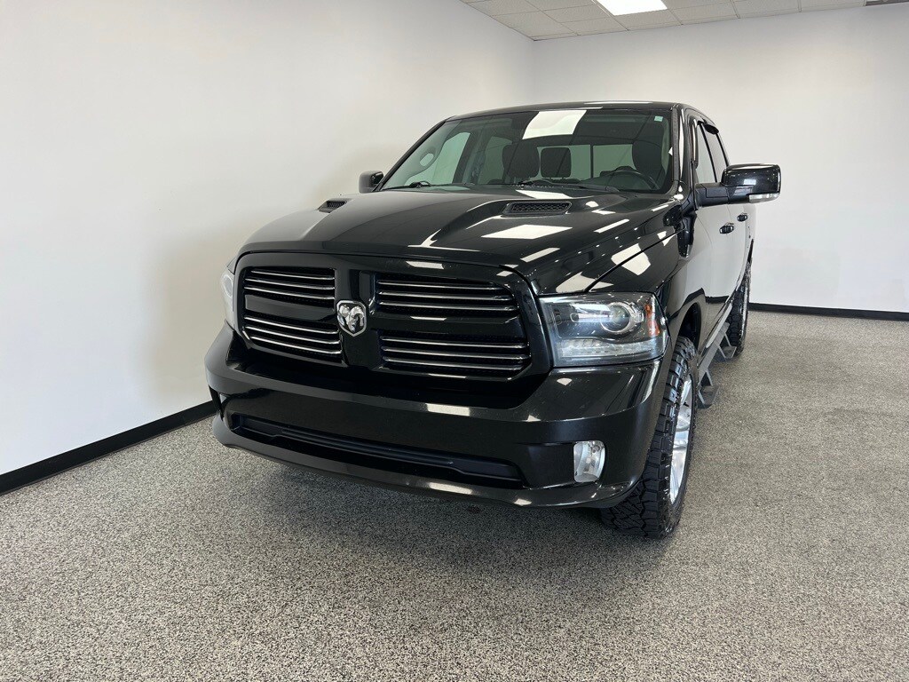 2015 Ram 1500 Sport photo 2