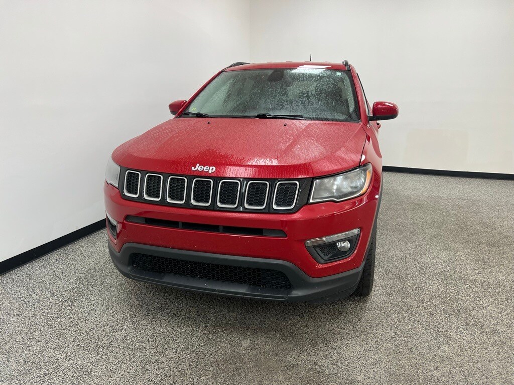 2018 Jeep Compass Latitude photo 2