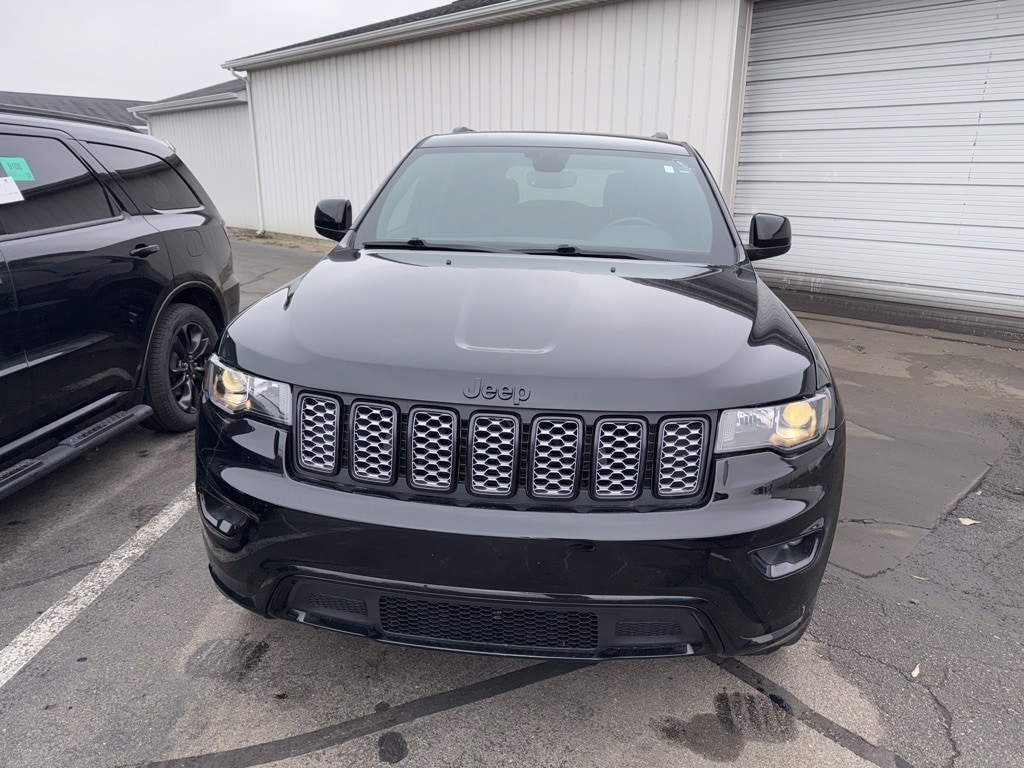 2021 Jeep Grand Cherokee Laredo X photo 3