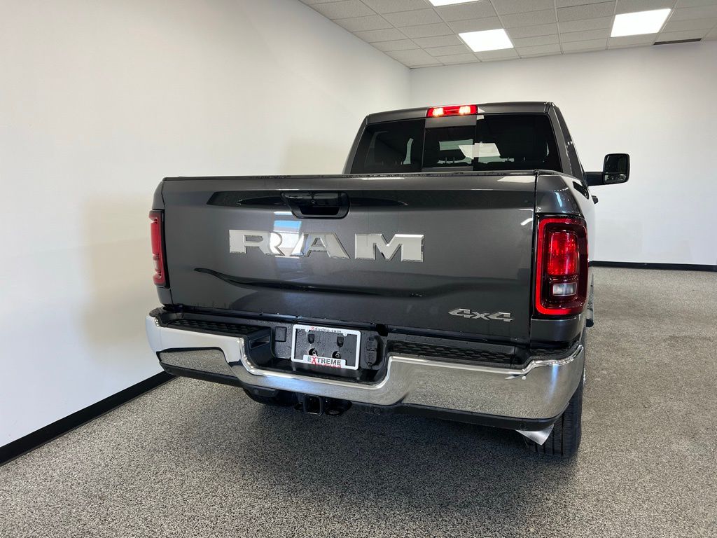 2025 RAM 2500 Tradesman - Photo 6