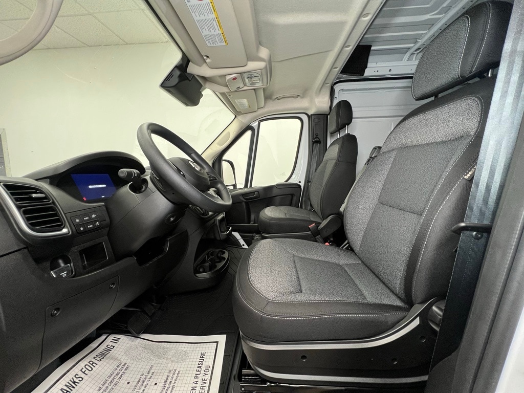 2026 Ram ProMaster 3500 Cargo Van photo 3