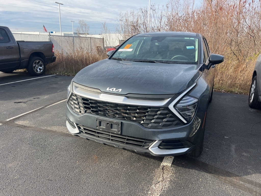 2024 Kia Sportage LX photo 3