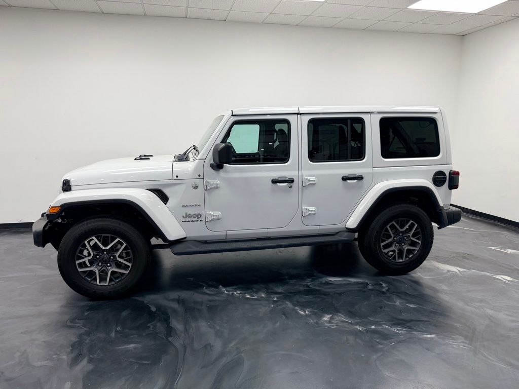 2024 Jeep Wrangler 4-Door Sahara - Photo 19
