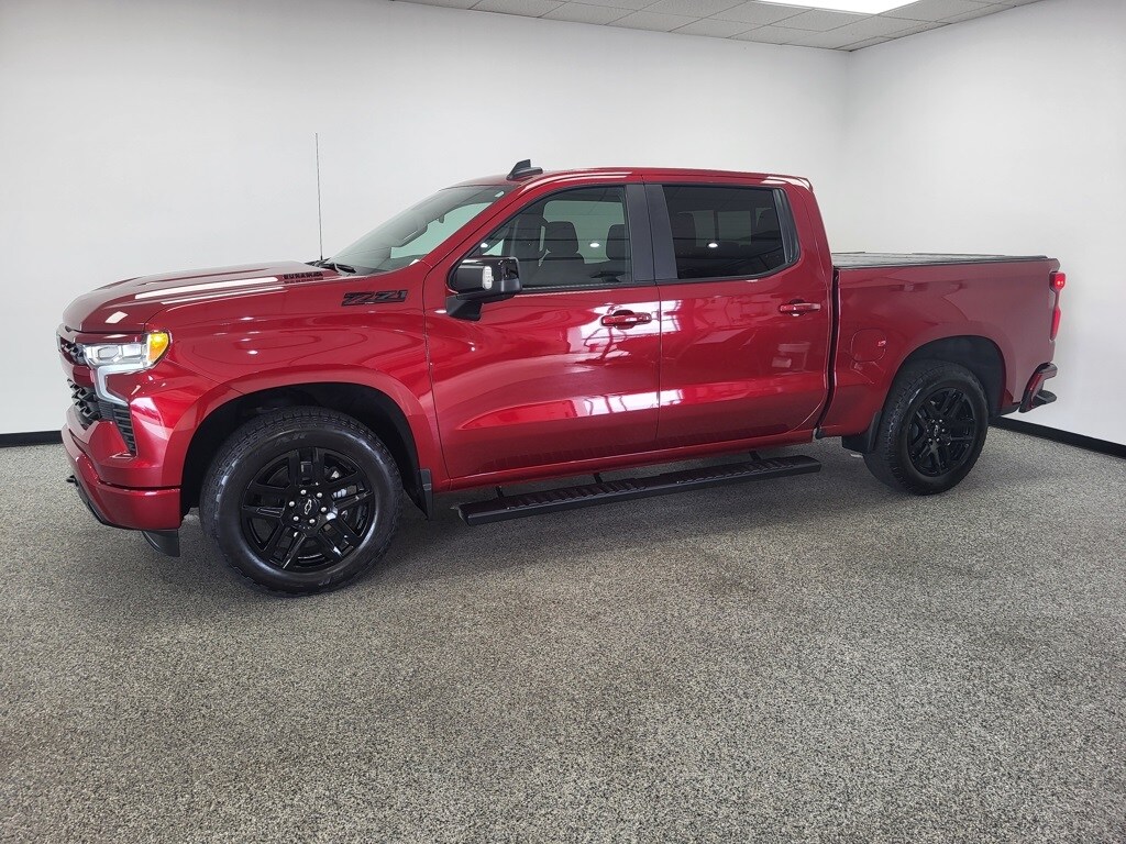 2023 Chevrolet Silverado 1500 RST photo 2