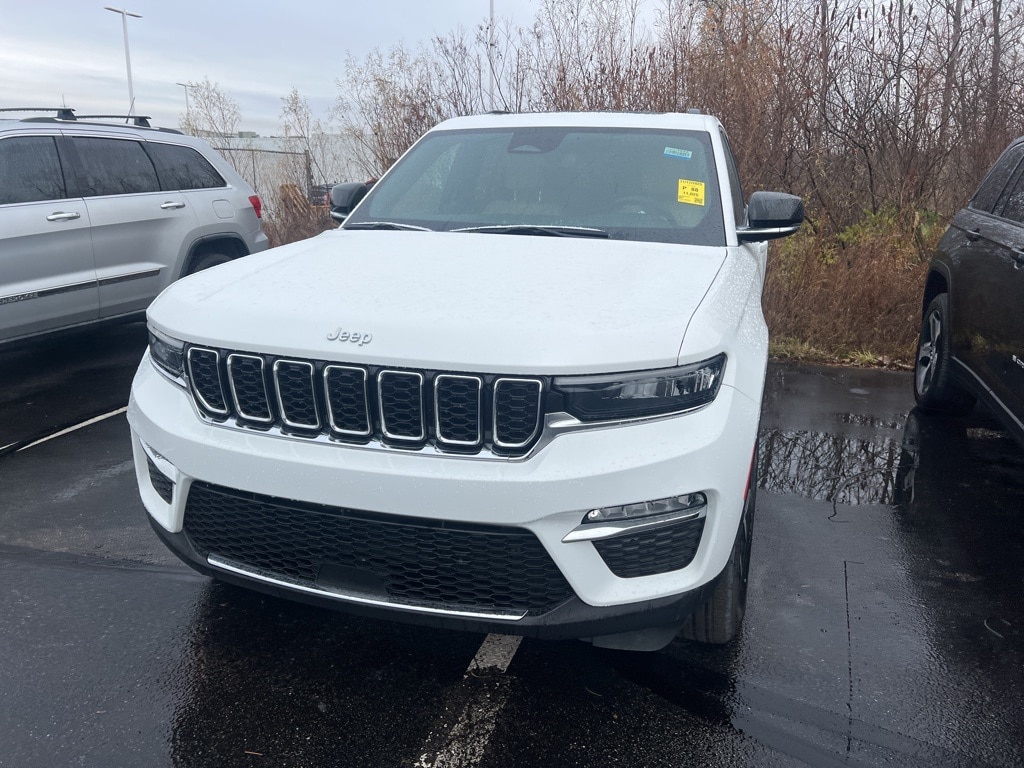 2024 Jeep Grand Cherokee Limited photo 4
