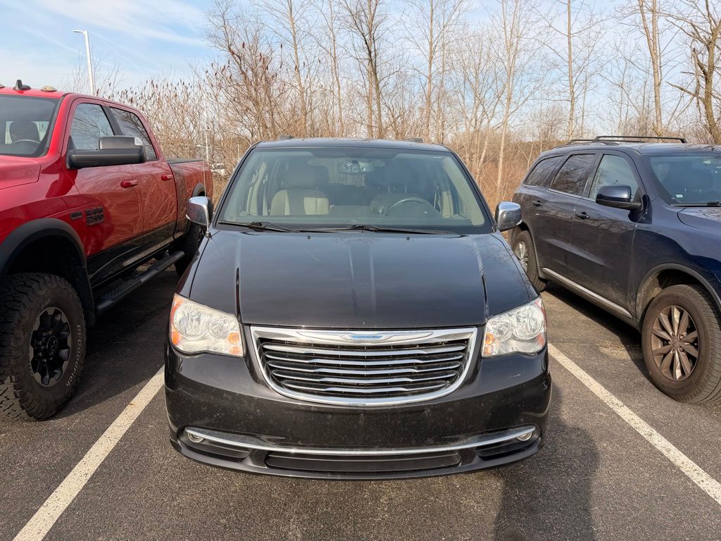 Used 2014 Chrysler Town & Country Touring-L with VIN 2C4RC1CG6ER454134 for sale in Jackson, MI