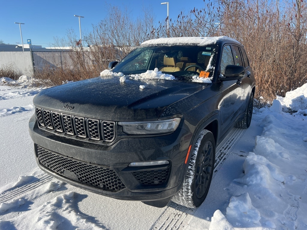 2025 Jeep Grand Cherokee Summit Reserve's photo