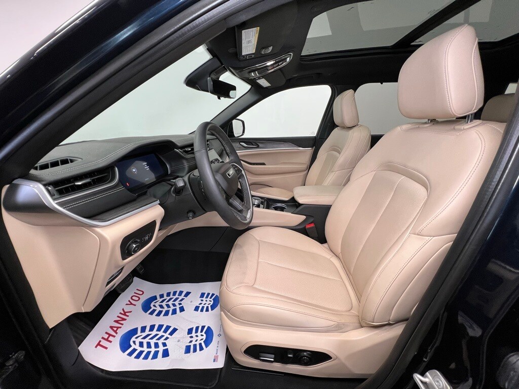 2024 Jeep Grand Cherokee Limited photo 3