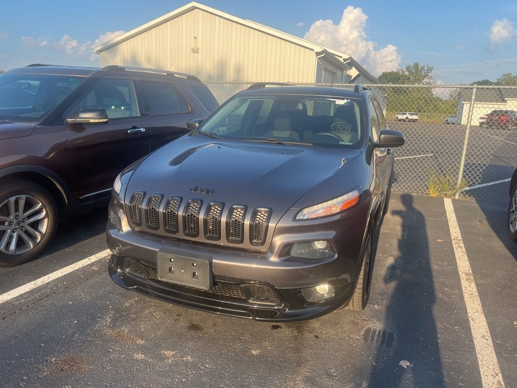 Used 2018 Jeep Cherokee Tech Connect with VIN 1C4PJLCB0JD611781 for sale in Jackson, MI