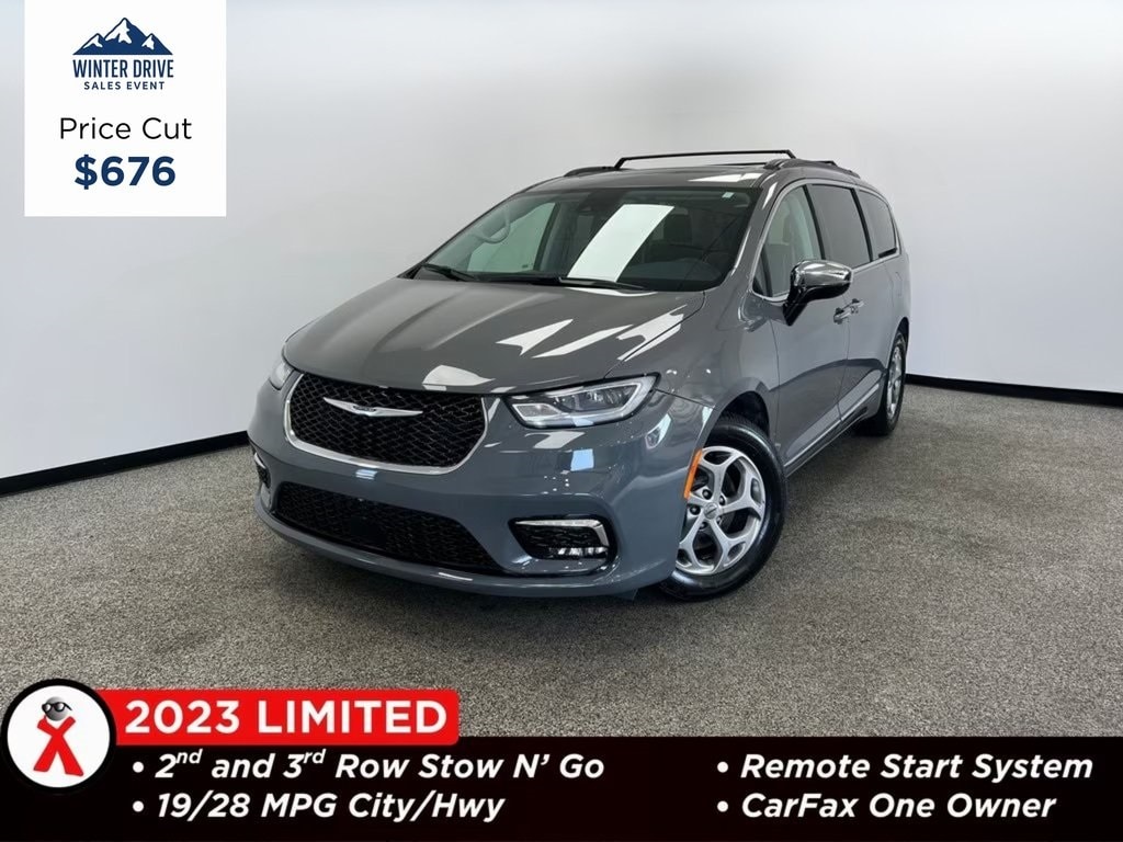 2023 Chrysler Pacifica Limited's photo