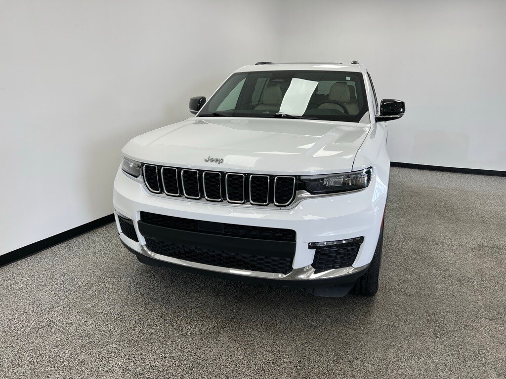 2023 Jeep Grand Cherokee Limited photo 2