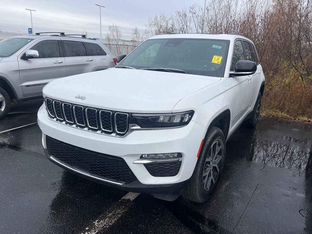 2024 Jeep Grand Cherokee Limited photo 3