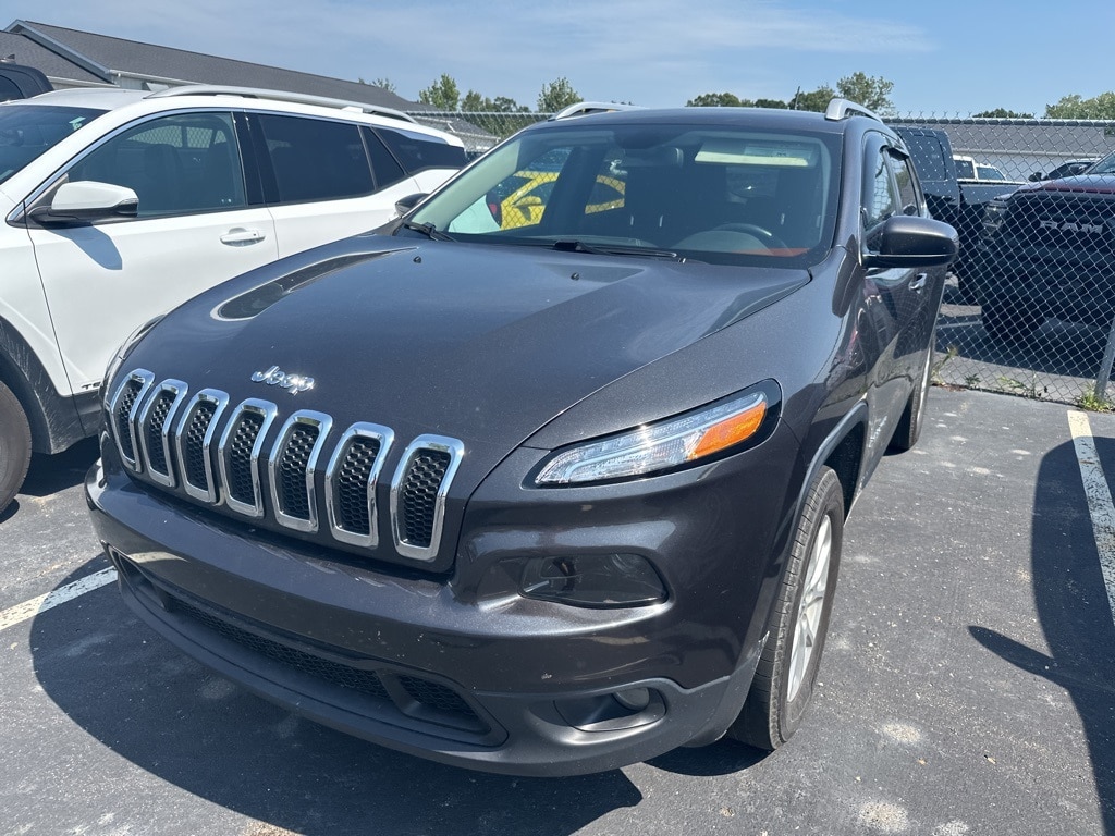 Used 2015 Jeep Cherokee Latitude with VIN 1C4PJMCB7FW553055 for sale in Jackson, MI