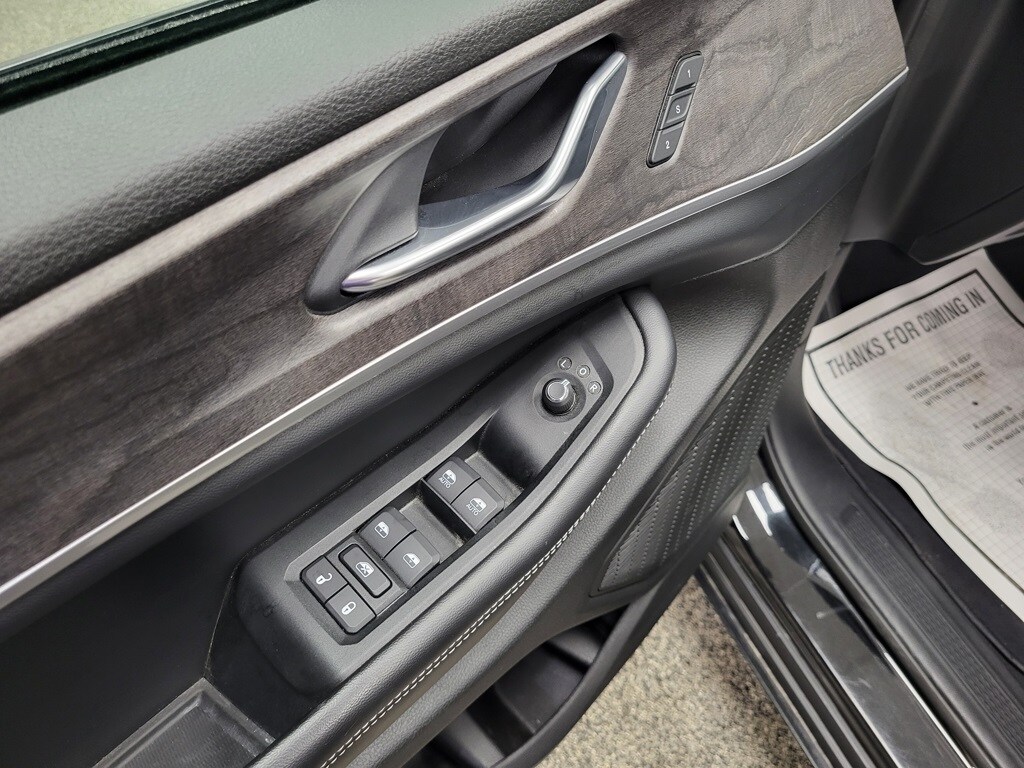 2024 Jeep Grand Cherokee Limited photo 3